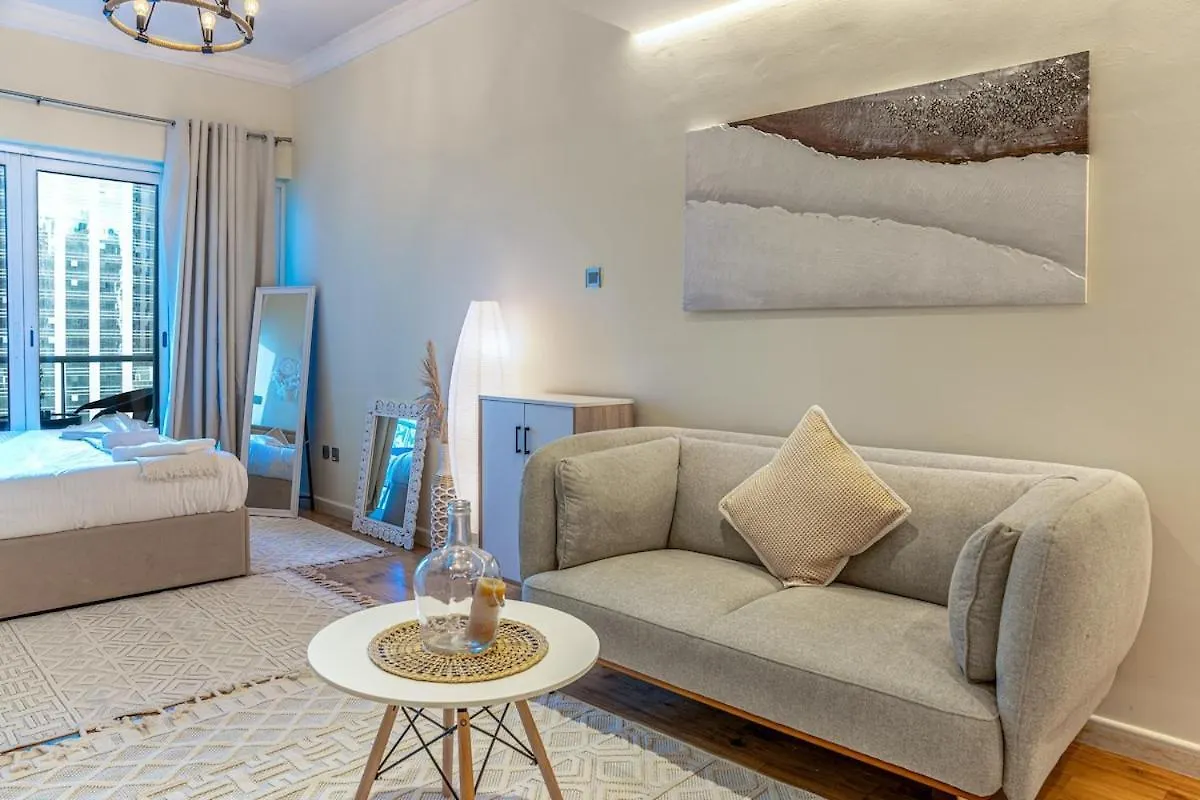 Apartment Luxury Studio - Lake View Tower Dubai United Arab Emirates